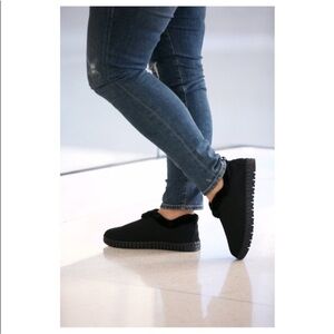 Ilse Jacobsen Tulip Faux Fur Lined Black Slippers Size 39 8.5